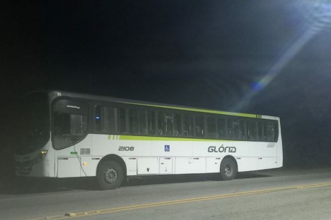 Ônibus quebra e deixa passageiros novamente na māo na RJ - 145.
